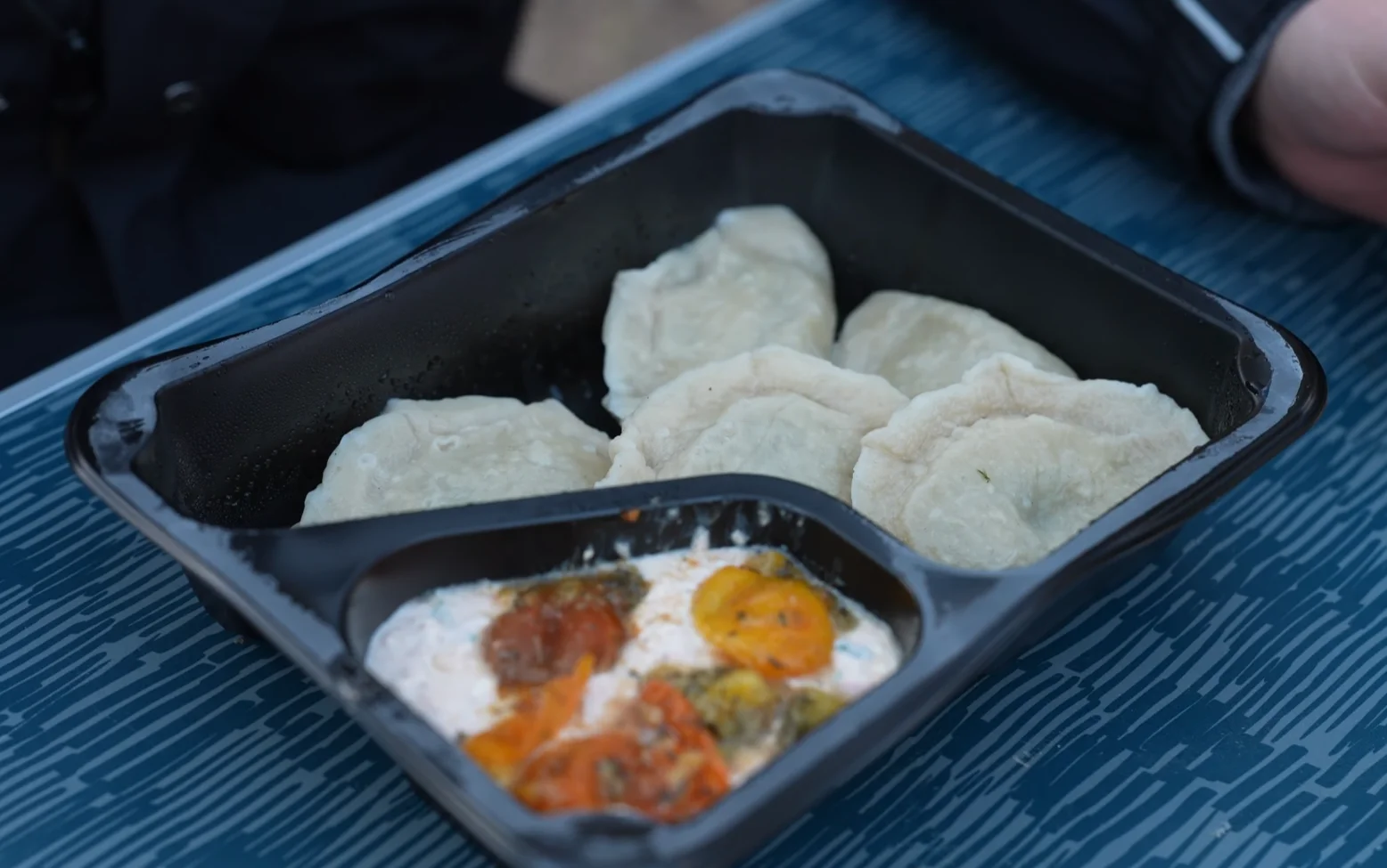 Pierogi z ziemniakami i szalotką z menu Magdy Gessler — Bistro Bar Tomek Poznań