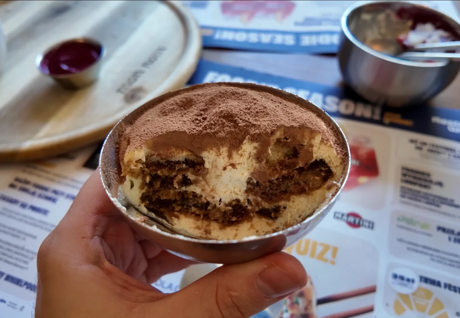 Mon Nom Bistro — tiramisu z kremem mascarpone